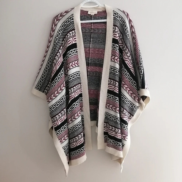 Aritzia Golden by TNA Alpaca and Wool Oversized Tribal Shawl Wrap Small/Medium - Picture 2 of 16